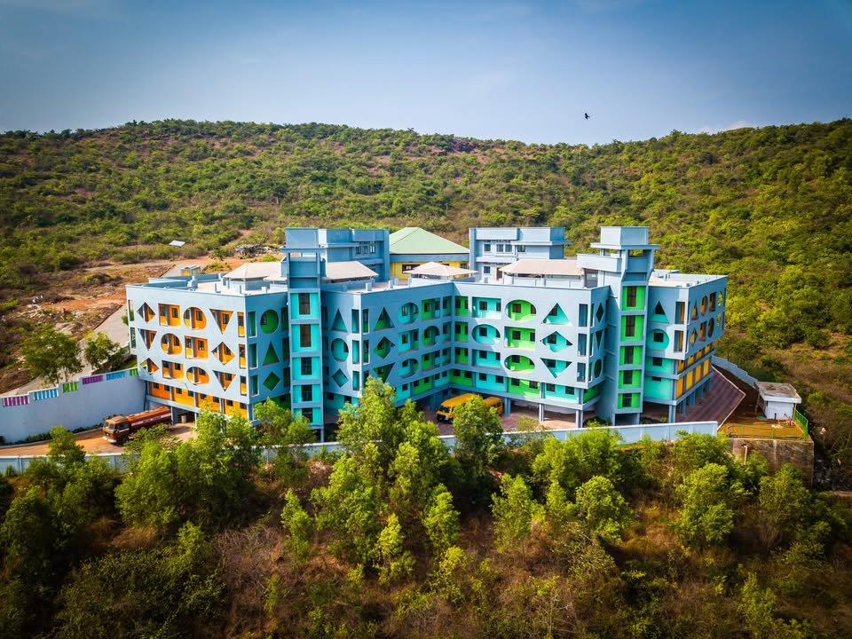 Bloomz International School