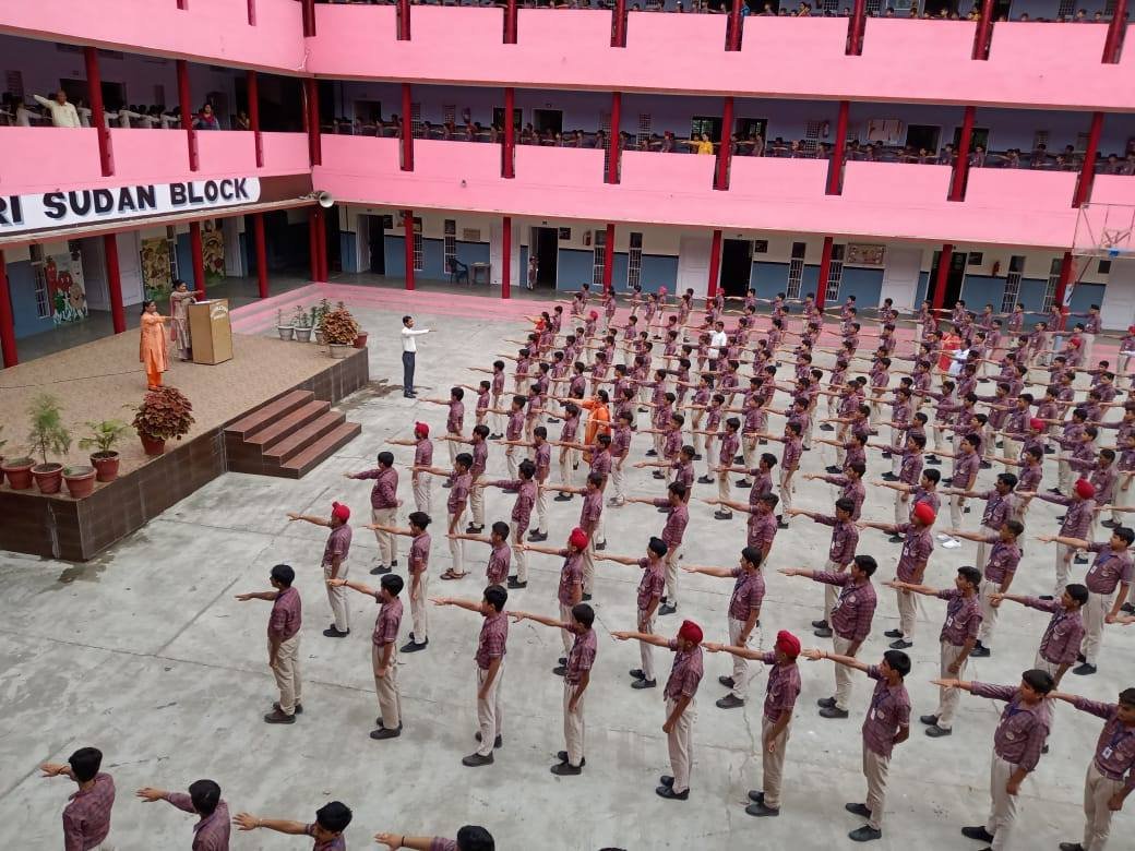 D A V Centenary Public School