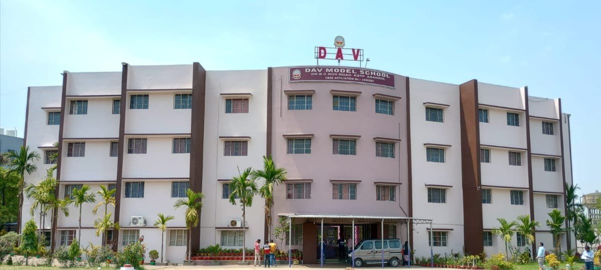 Dav Model School