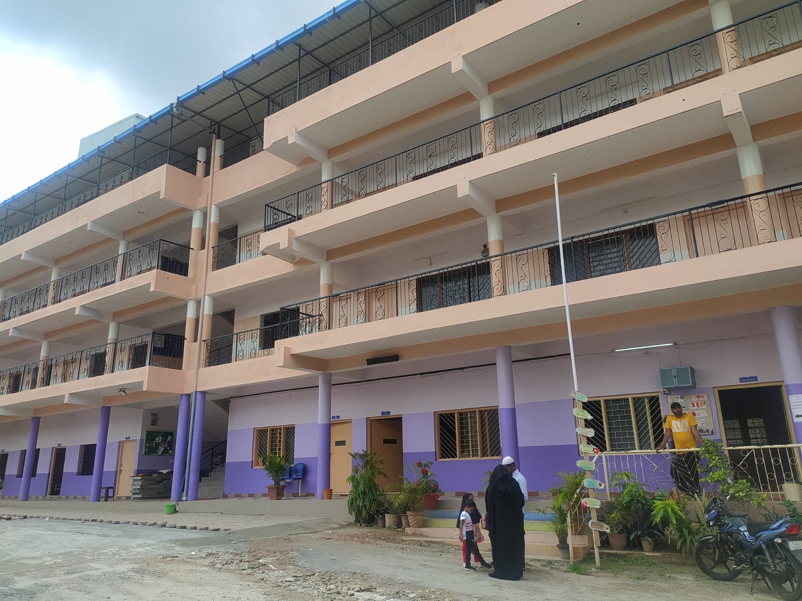Falcon E Techno School