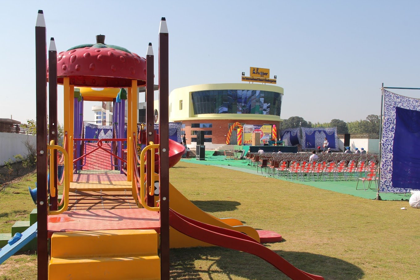 Hopper International Smart School