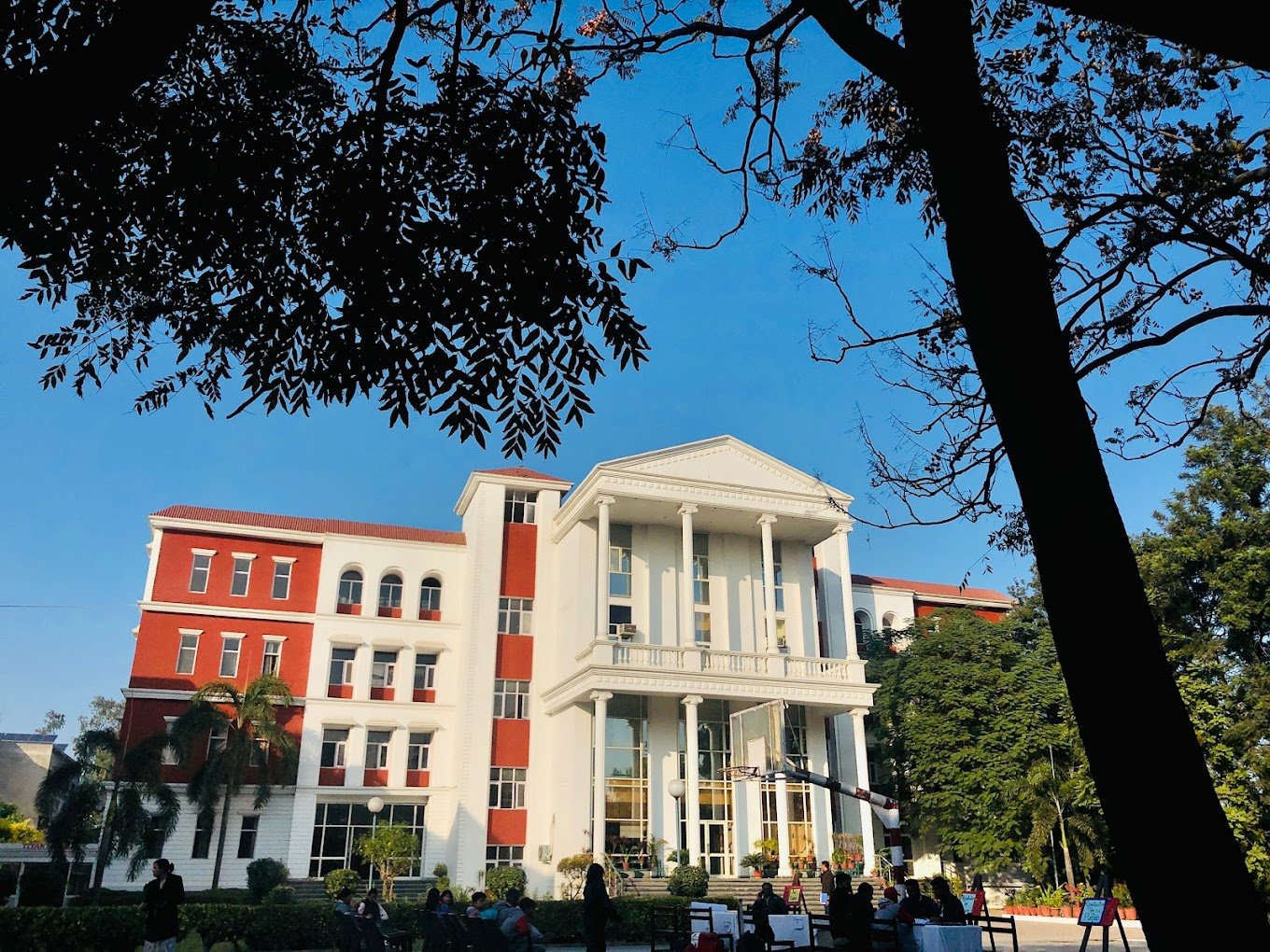 Om Parkash Bansal Modern School