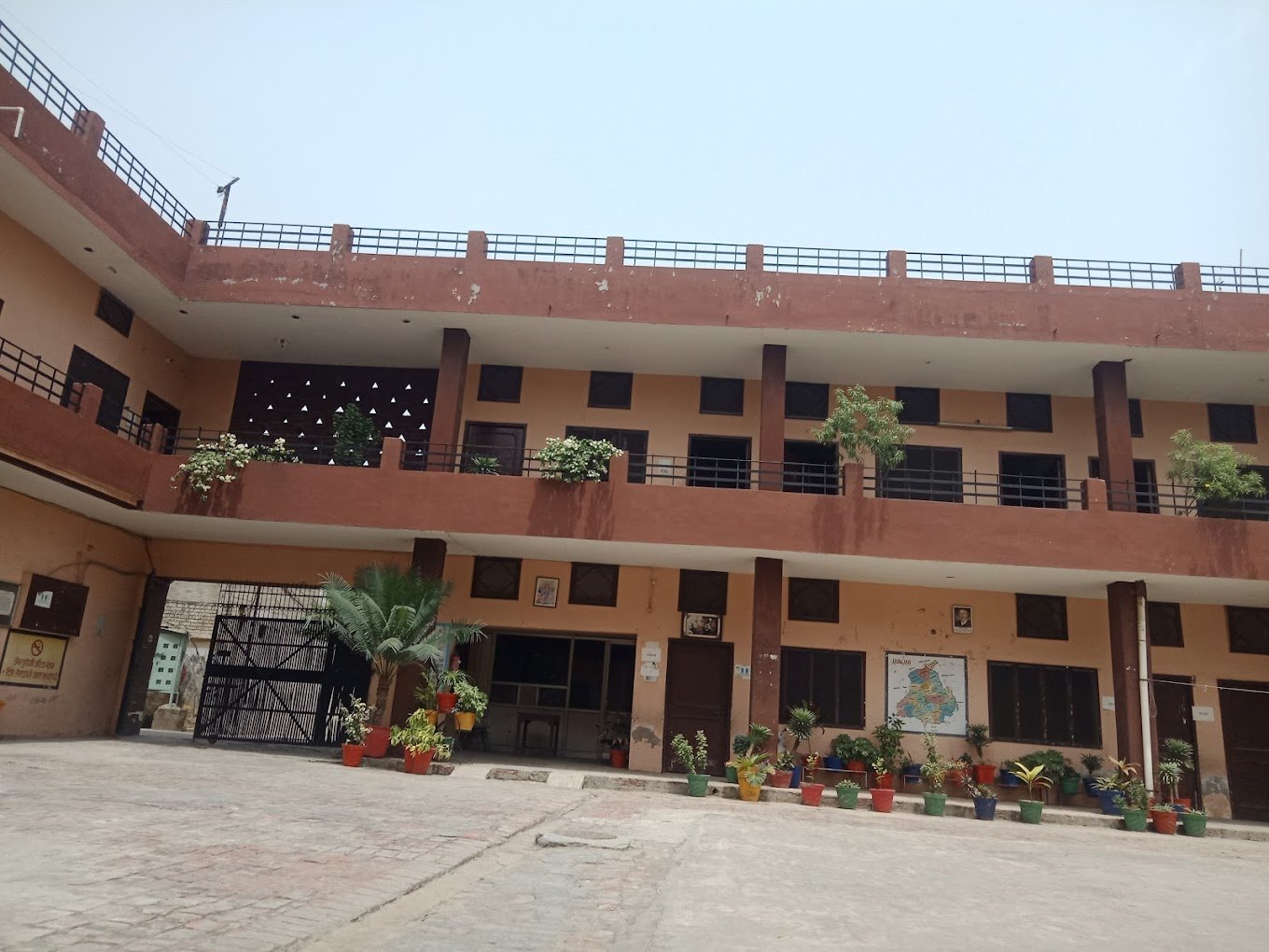 Robin Model High School