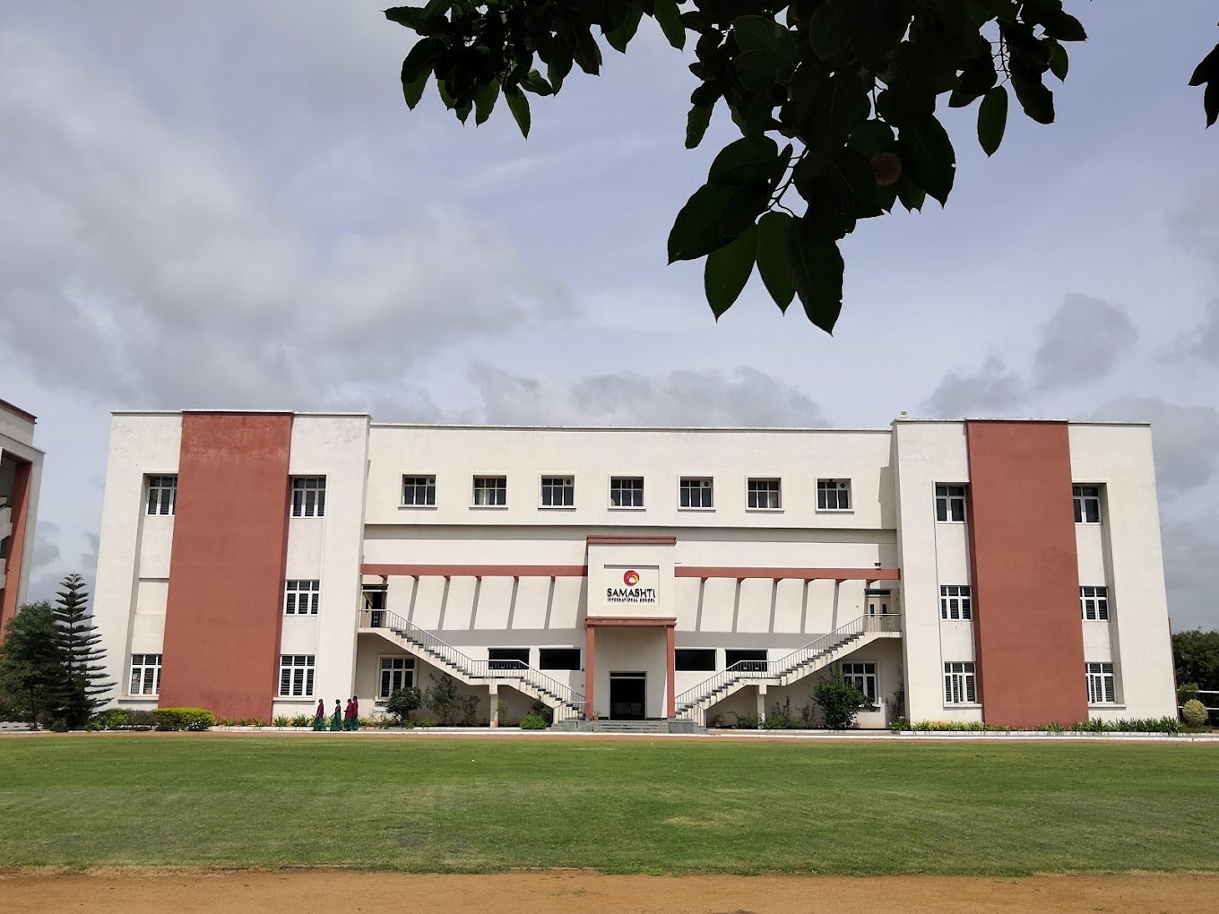 Samashti International School