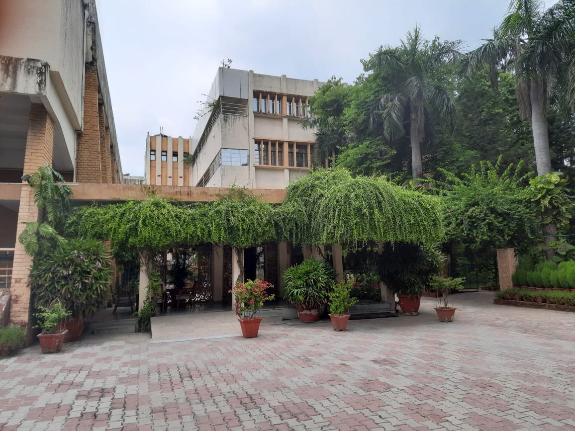 Sardar Patel Vidyalaya
