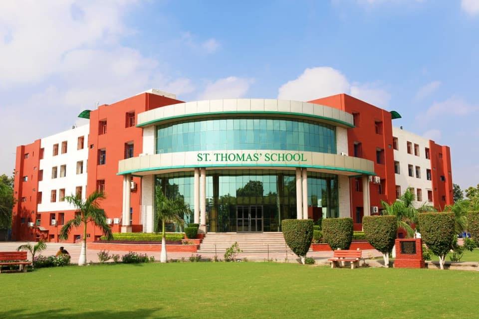 St. Thomas\' School